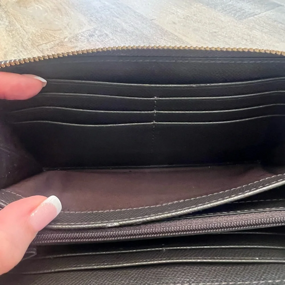 Coach Zip Wallet Python Embossed - Picture 5 of 10